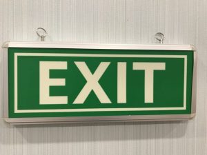 Bảng exit thoát hiểm dạ quang 1 mặt tại Thuận An